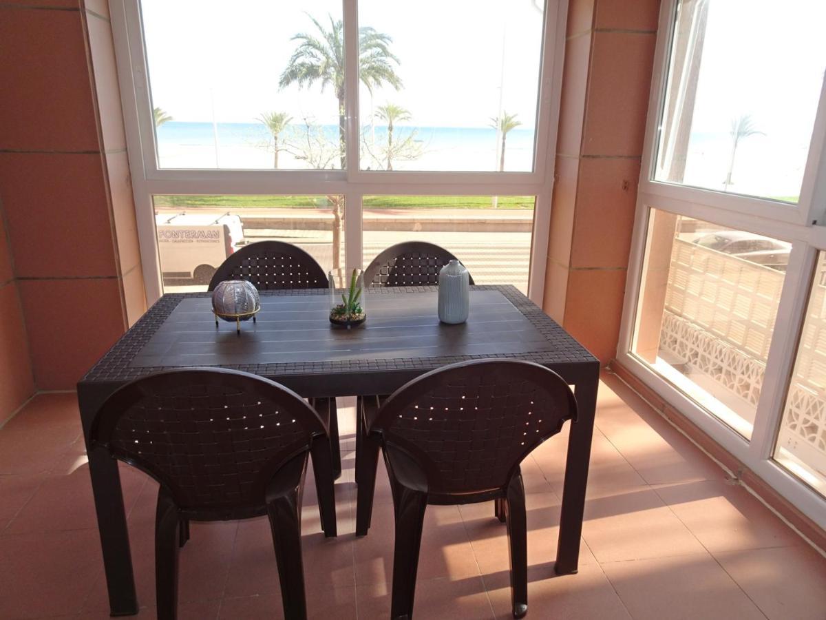 Capri Gandia Primera Linea - Alquiler Solo Familias Playa de Gandia Dış mekan fotoğraf